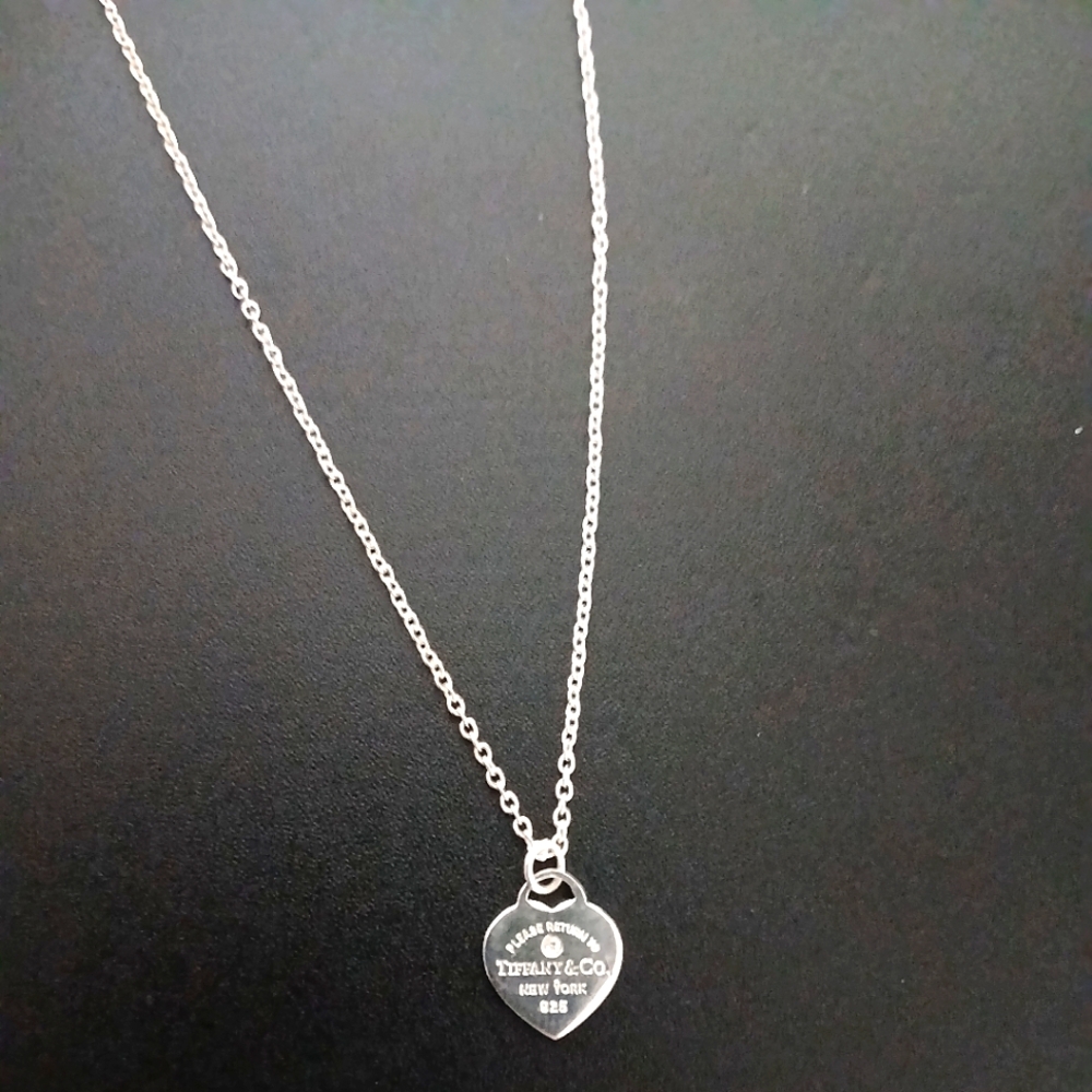 Return to Tiffany & Co. Heart Tag with A Diamond Necklace